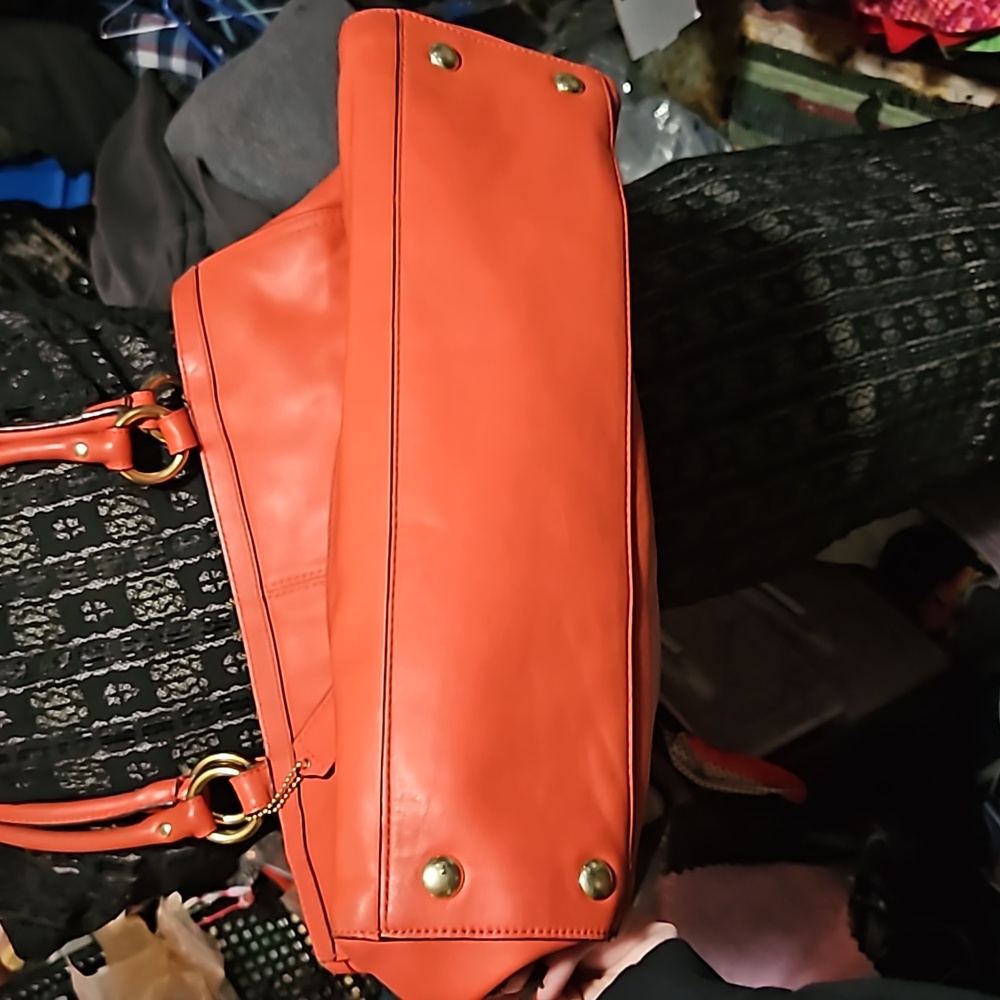 Leather Coach - Picture 4 of 4